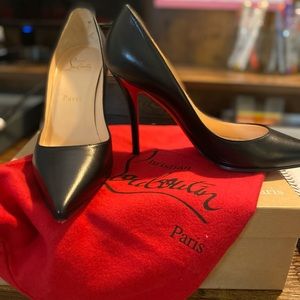 Black apostrophy pump 100 with box and dust bag. 37.5 or 7.5 in US sizes